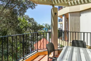 Image of Seaside apartment minutes from Sunshine Beach