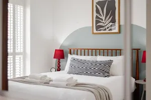 Image of Stylish & Chic 3 bed House