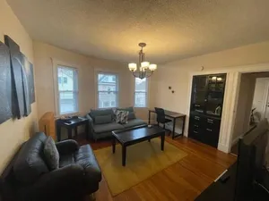 Image of Cozy Large House close to TUFTS/Harvard/MIT 4BR