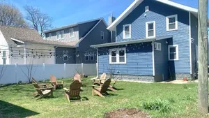 Image of Cozy 4BD - Backyard Retreat - 3mins to Notre Dame