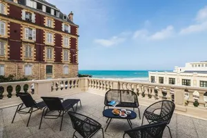 Image of BLUE MOON KEYWEEK Seafront Apt with large Terrace and Parking Biarritz