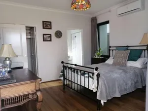 Image of Private & Cosy! Master Bedroom in Perth with Garden View