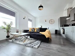 Image of Cosy place, centrally located, Ideal for groups, 30 percent off on weekly stays, Entire Apartment, 1 King Size Bed, 2 Double Beds and 1 Sofa Bed
