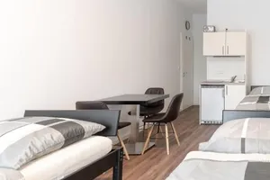 Image of Monteurzimmer Berlin Pankow mit Dachterrasse - Nur 10 min. von der A10 - 3 Zimmer/ 7 Betten