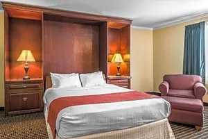 Image of Rodeway Inn Golden Prairie