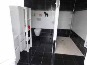 Image of chambre avec salle de bain privatisée avec petit déjeuner compris