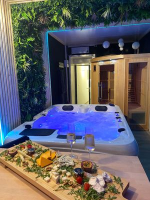 Image of Suite with jacuzzi and sauna