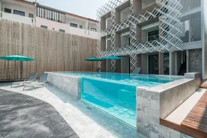 Image of Yanud Residence pool view room2