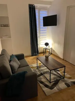 Image of Eiffel Tour Cosy chesterfield