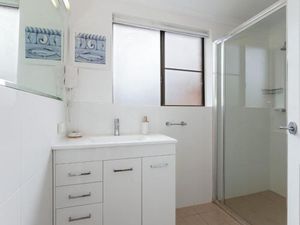 Image of Sailfish, 4,46 Magnus Street- Unit with water views and close to town