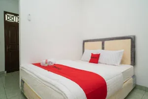 Image of RedDoorz near Bundaran Ciceri