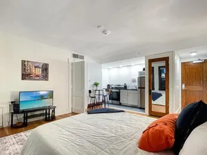 Image of Quiet 1 Bed Studio Heart Of Downtown