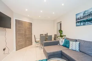 Image of Langston House: 2 Bed, 2 Bath Luxury Apartment