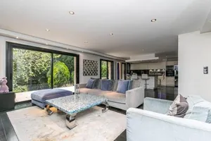 Image of Villa, centre-ville, Paris, Disneyland, Ascenseur, Parkings