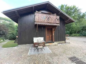 Image of Maisonnette dans la vallée verte