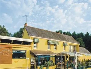 Image of Logis Hotels - Au Poisson d'Argent - Hôtel 3 étoiles et restaurant