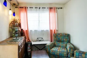 Image of Hotel Austin Street Giddings