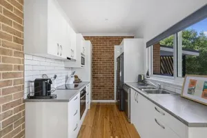 Image of Bluestone Cottage - Character & Class