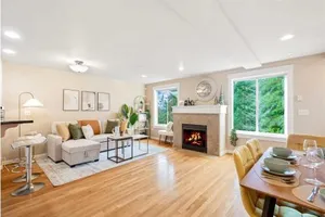 Image of Prime Northgate Retreat near mall I-5 Light Rail