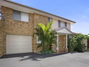 Image of 44 Oaks Avenue