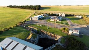 Image of Kilsby Sinkhole & Accommodation