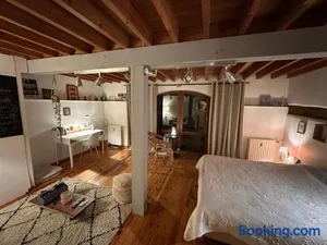 Image of Les deux chambres au dessus de la colline
