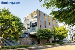 Image of Lakefront Modern 2 BDR Apartment with 2 Parking Kingston