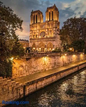 Image of Superbe T3 Terrasse Coeur de Paris historique