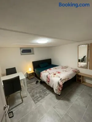 Image of gemütliches und Schönes Zimmer Keller Geschoss K1