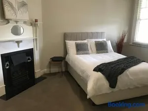 Image of Ava on Fox Central entire residence