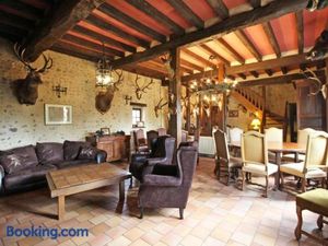 Image of Charmant Gîte de Chasse avec Grand Jardin, WIFI, Cheminée, et Confort Moderne - Animaux Acceptés - FR-1-497-166