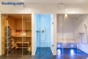 Image of Maison Noppius - Love Hotel