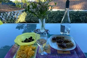 Image of Chalet 6p dans un parc résidentiel dans le Golfe de Saint Tropez (in a park in the Gulf of Saint Tropez)