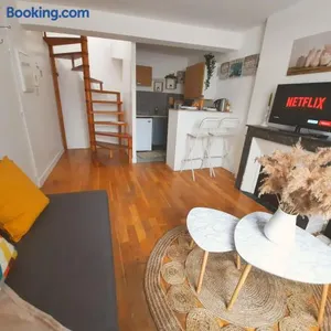 Image of BNB Le COCON, Cœur Historique d'Orléans, 5' Train Station