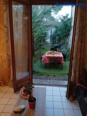 Image of Comme à la Maison Logez Chez Dominique dans CoqueT T2 avec Jardin