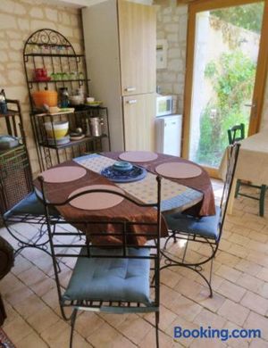 Image of Charmant refuge à Courchamps, terrasse et jardin