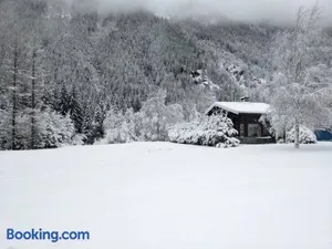 Image of chalet l'ilet ensoleillé /Sunny Island Chalet