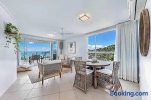 Image of Three B Airlie 2 bedroom unit Seaviews & Pool
