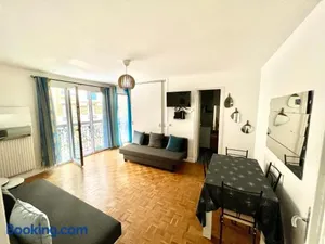 Image of Renovated Charming Apt Ideal to visit Paris