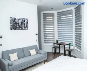 Image of Aylesbury Apartment 1 with free parking