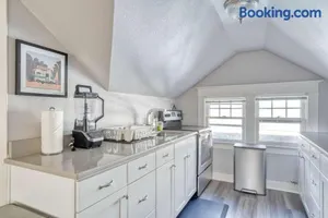 Image of Stay Portland - Luxury Portland Gem! 99 Walk Score, New Remodel