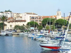 Image of Appartement 3 pièces avec terrasse, piscine, parking et navette plage à Sainte-Maxime - FR-1-226-189
