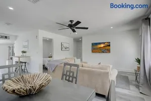 Image of Three Rental Units In This Bonita Springs Compound