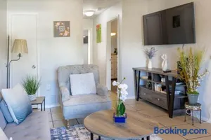 Image of Congeniality and Comfort. All the essentials with class, 2 nights? 2 weeks? Stay, relax, work, or go out for fun.