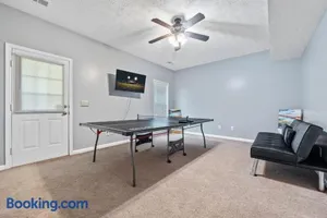 Image of 4BR house with Garage, Backyard porch & Fireplace