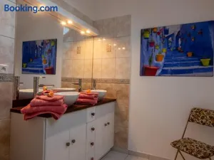 Image of REVES DE BAIE - Chambre d'hôtes COSY avec table BIO et MASSAGES - Vue panoramique exceptionnelle