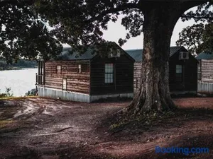 Image of Lakeview Cedar Cabin - Whistle Stop - 2