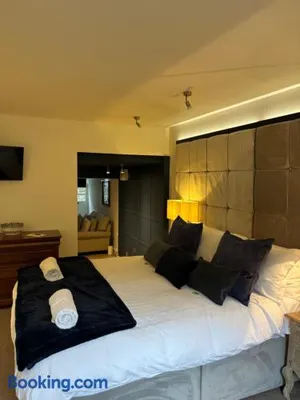 Image of Otter Hollow - a spacious central apartment