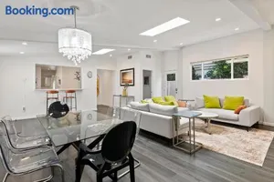 Image of Lovely North Hollywood House Near Universal