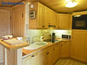 Image of Bel appartement à Chamonix, proche du centre et des pistes, pour 6 personnes, avec parking et wifi - FR-1-343-168